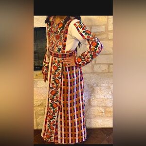 Palestinian thobe girls